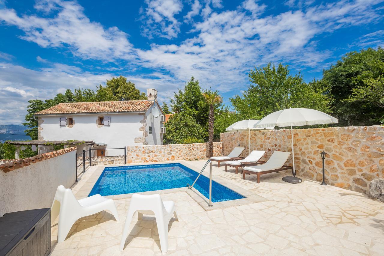 Holiday Home Jela Dobrinj Exterior photo