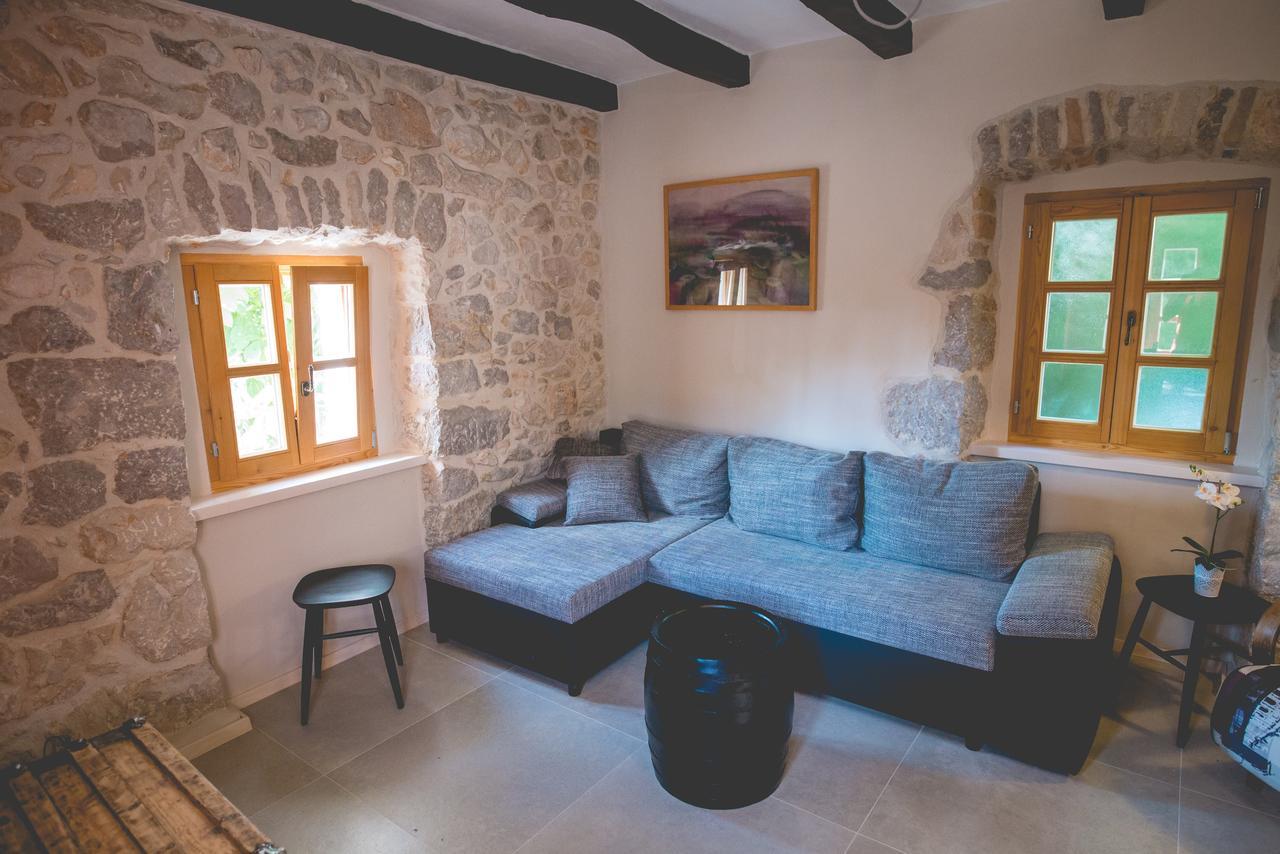 Holiday Home Jela Dobrinj Exterior photo