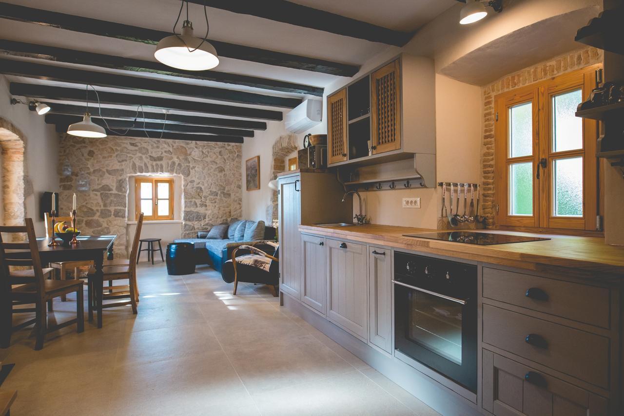 Holiday Home Jela Dobrinj Exterior photo