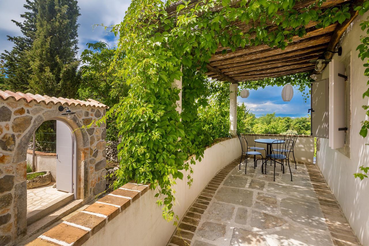 Holiday Home Jela Dobrinj Exterior photo