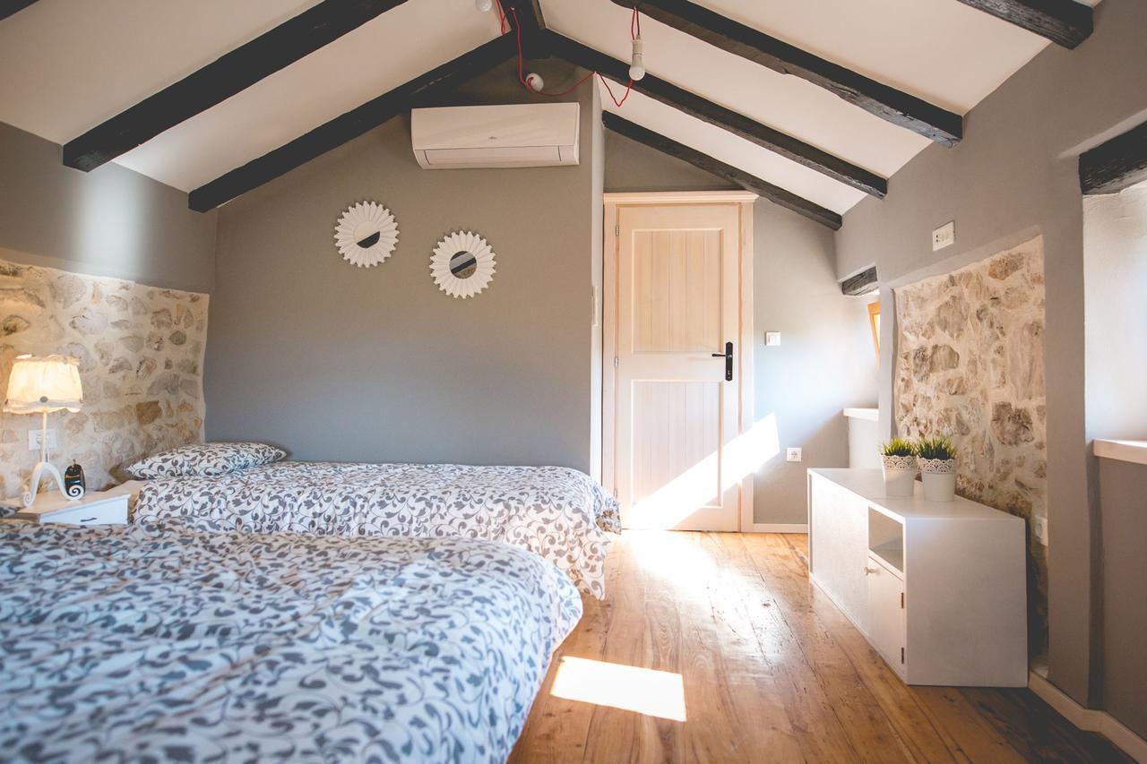 Holiday Home Jela Dobrinj Exterior photo