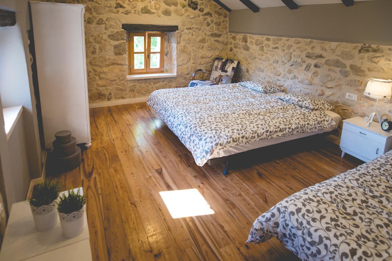 Holiday Home Jela Dobrinj Exterior photo